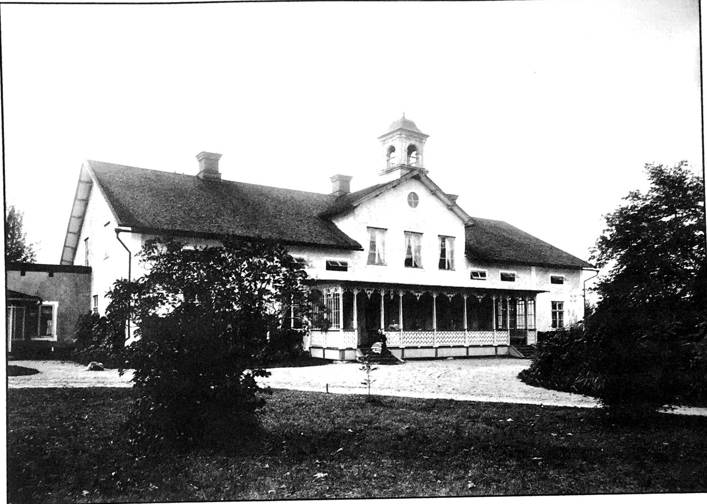 Prästhytte herrgård fotograferad på 1930-talet, i dag klubbhus för Hedemora Golfklubb