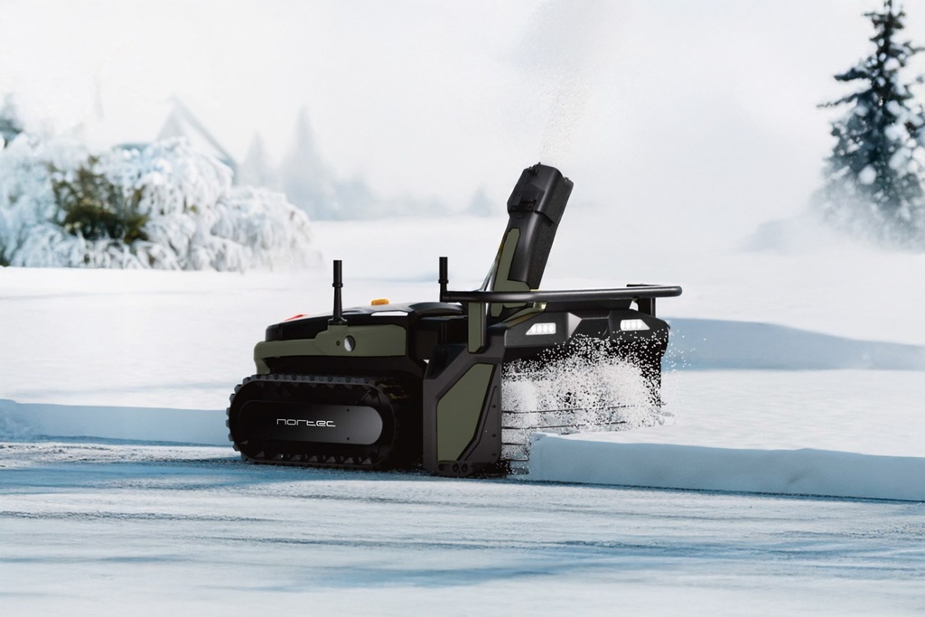 Nortec Explore X1 snöröjer i vinterlandskap