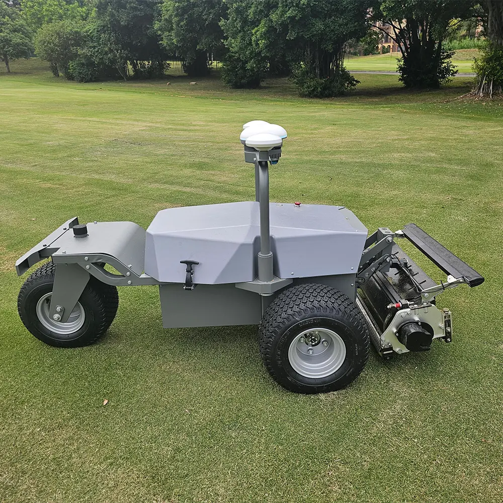 FJD RCM01 cylinderklippare i profil på golfbana med GNSS-antenn och klippenhet